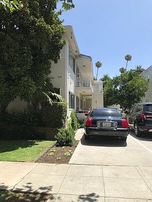 1st image of 422 S Maple Dr #8