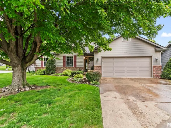 801 Oakbrook Ave, Chatham, IL 62629