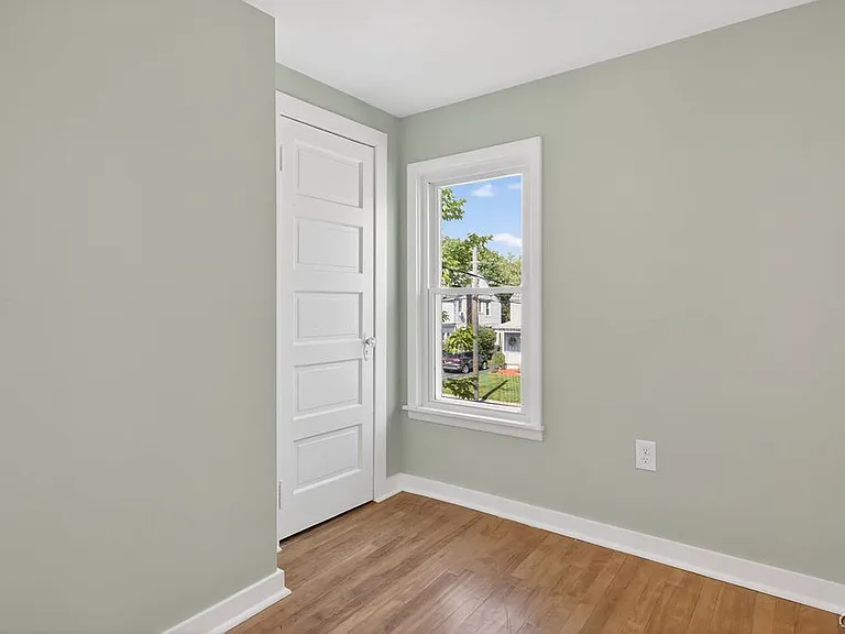 423 Wendell Ter — Photo 31