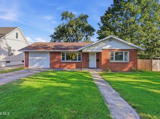 136 E Hobart Ave, Findlay, OH 45840