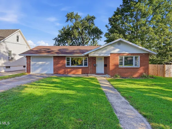 136 E Hobart Ave, Findlay, OH 45840