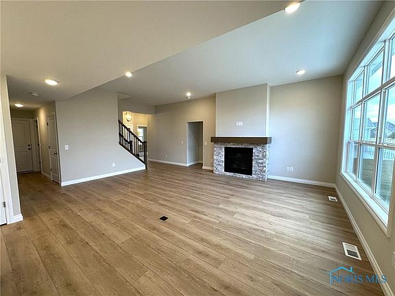 3rd image of 15346 Sugar Maple Dr