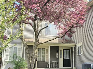 285 S Collins St, South Elgin, IL 60177