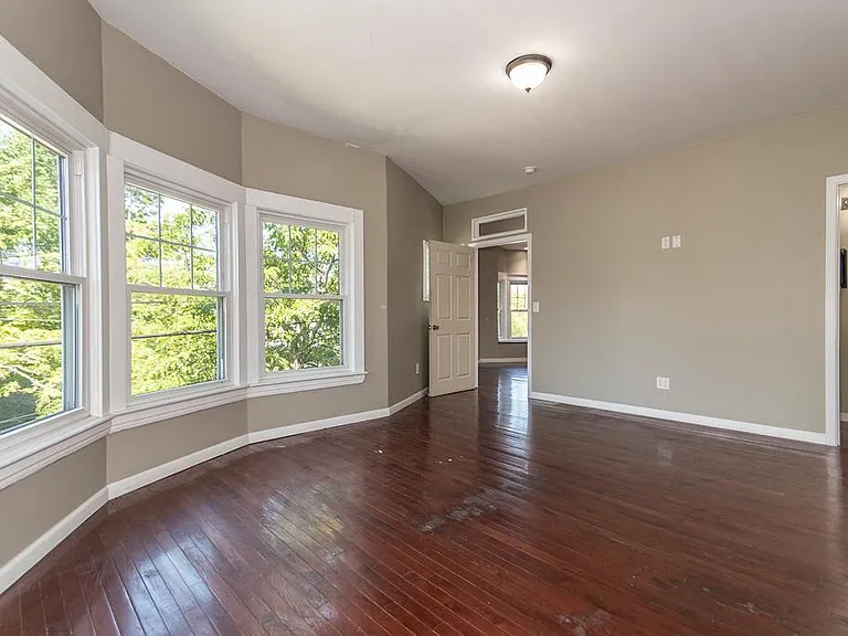 15416 Saranac Rd — Photo 10