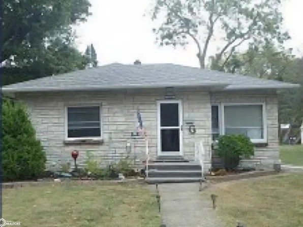 2432 S 3rd St, Burlington, IA 52601