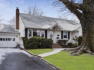 2880 Michael Rd, Wantagh, NY 11793