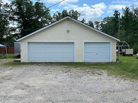 4th image of 3700 Kneeland St