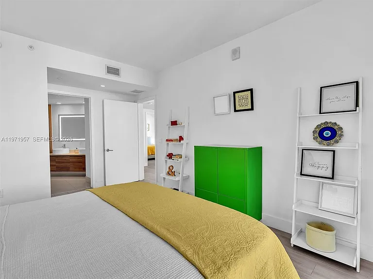 121 NE 34th St #2016 — Photo 43