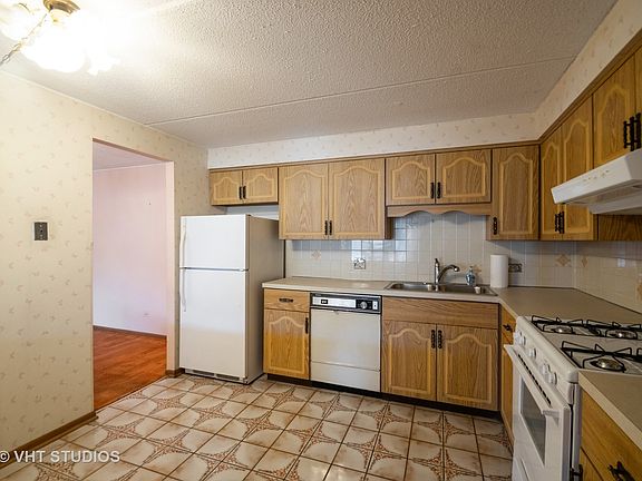 4th image of 7110 W Cullom Ave Unit 110