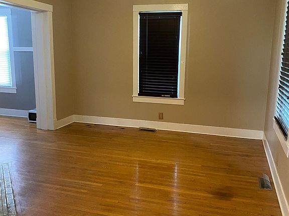 3rd image of 704 Georgia Ave