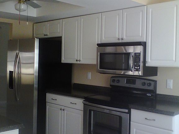 3rd image of 9880 Mainlands Blvd W