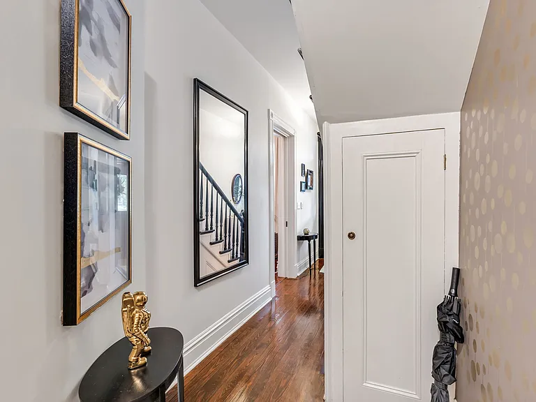 2915 E Marshall St — Photo 19