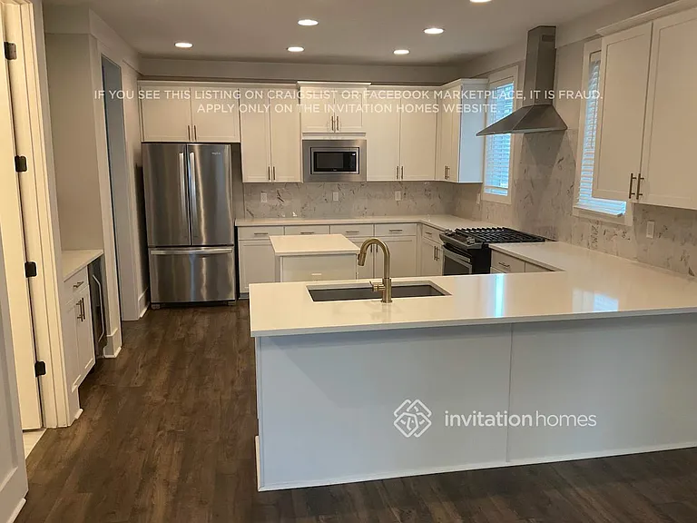 242 Founders Ln — Photo 4
