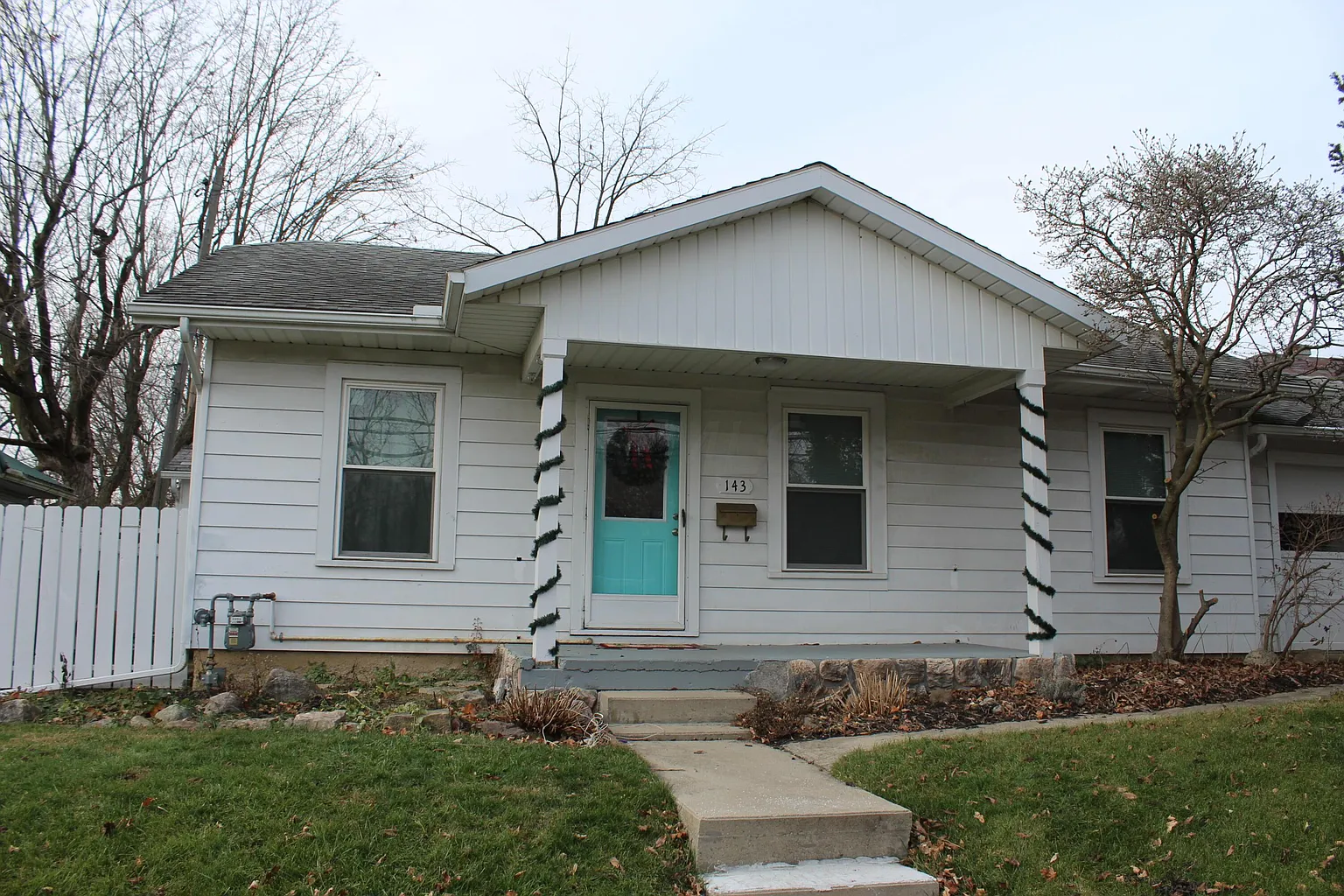 143 N Stanley St photo 1