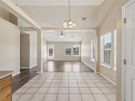 5th image of 10644 NW 34th Ter