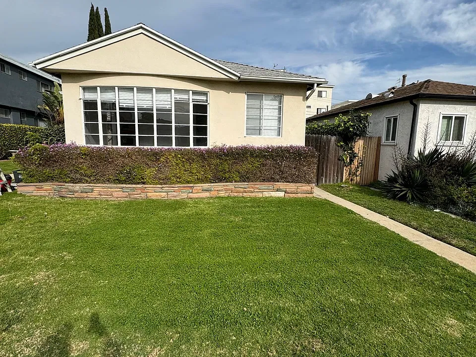 1512 Wellesley Ave