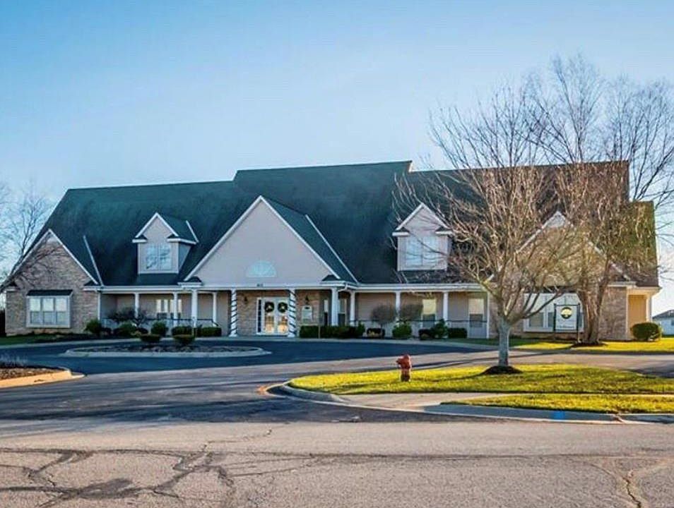 2nd image of 806 NE Cypress Ct