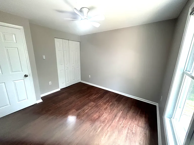 525 Clubhouse Dr — Photo 15