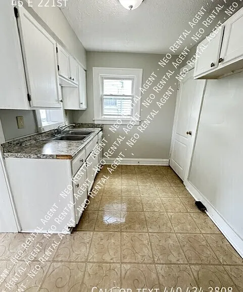 45 E 221st St — Photo 5