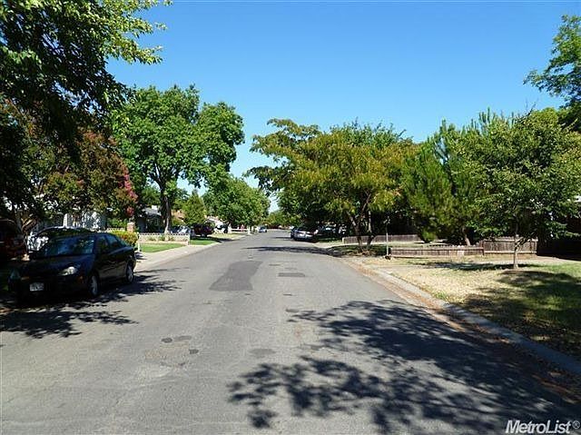 2nd image of 3113 Windsor Dr