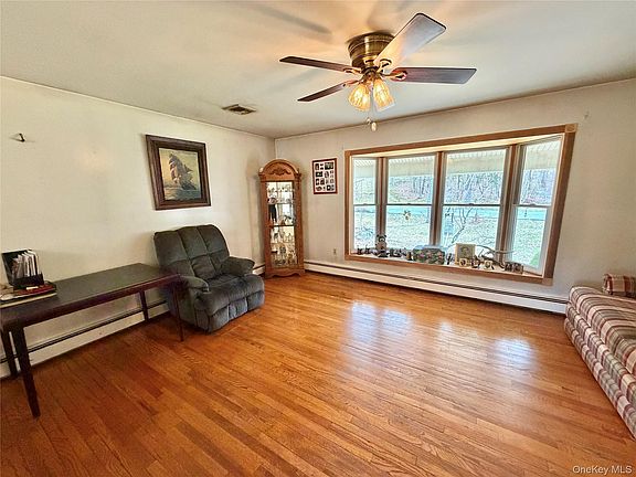 3rd image of 9 Summit Brook Road