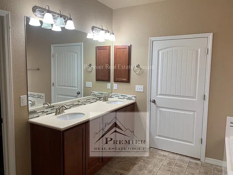 5948 Revelstoke Dr — Photo 6