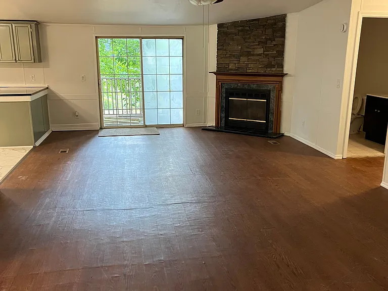 Garden Lake Dr — Photo 3