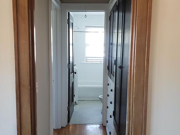 4th image of 2216 Garfield Ave APT 208