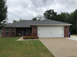 32 Bridgestone Dr, Conway, AR 72032