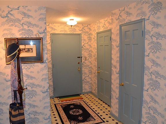 2nd image of 13610 Shaker Blvd APT 301