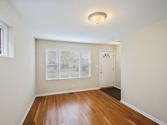 4th image of 4327 N Newcastle Ave