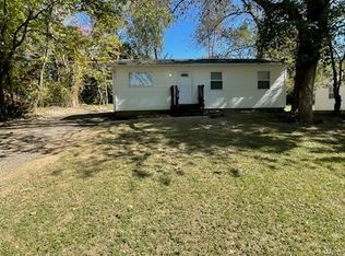 1404 Holly Dr, Belleville, IL 62220