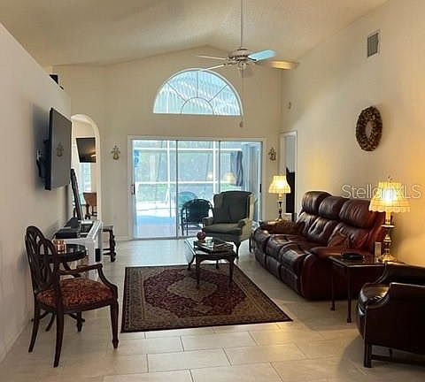 5th image of 984 Harbor Town Dr