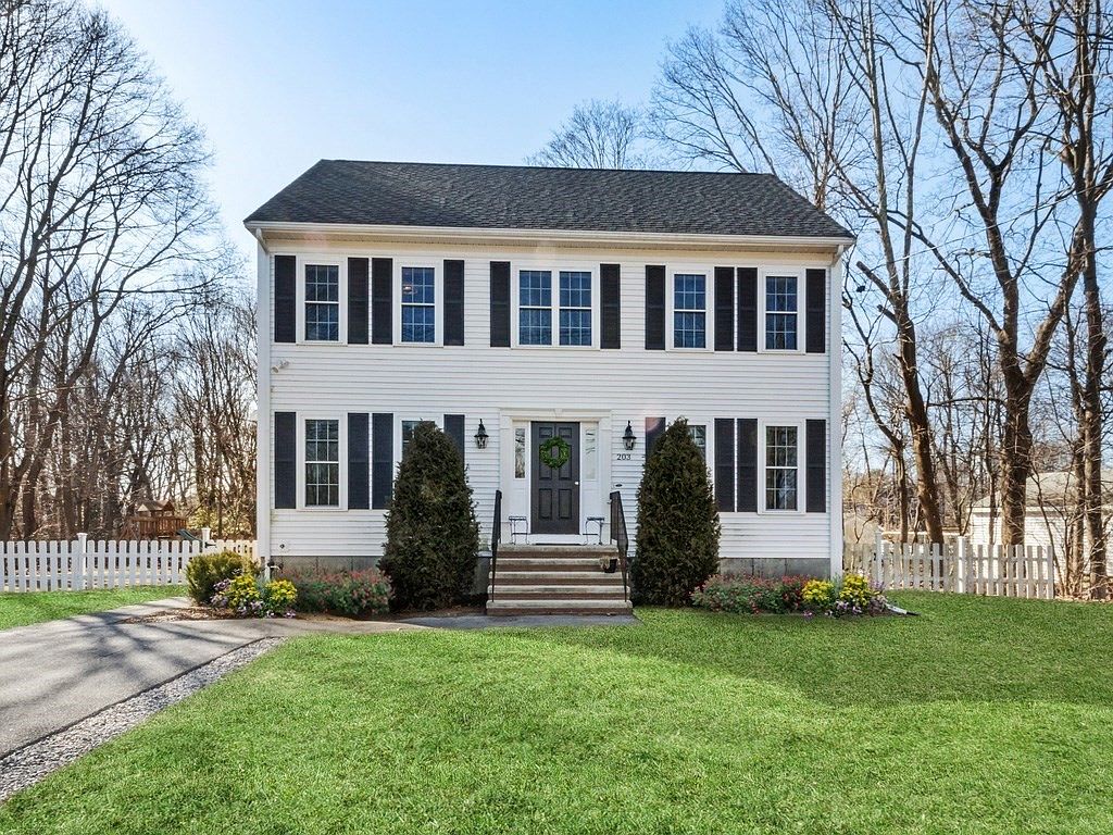 203 Union St, Weymouth, MA 02190 Zillow