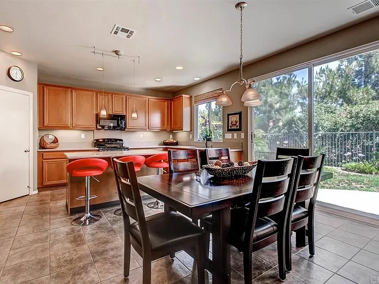 961 Bryce Canyon Ave — Photo 3