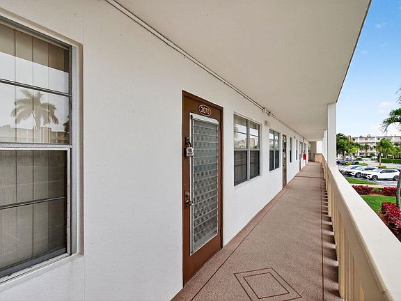 2nd image of 2070 Guildford D