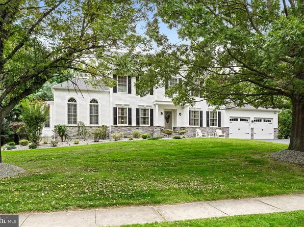 111 Laurel Dr, Robbinsville, NJ 08691