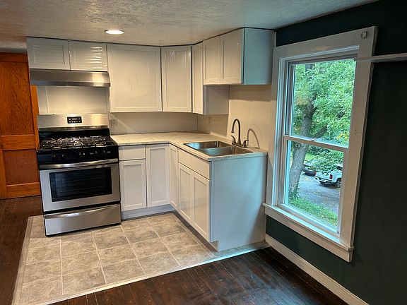 5th image of 1525 W College Ter #2