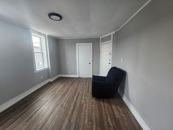 4th image of 64 Hamilton Ave #6E