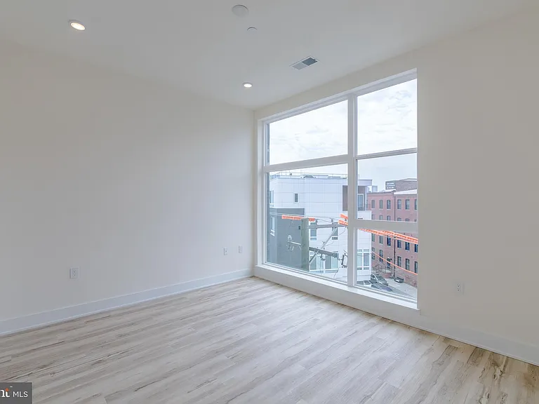 1129 Germantown Ave #4C — Photo 10