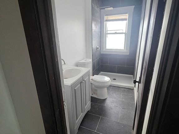 3rd image of 2176 West Blvd #2176