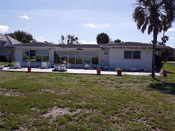 2nd image of 1124 Sunset Dr