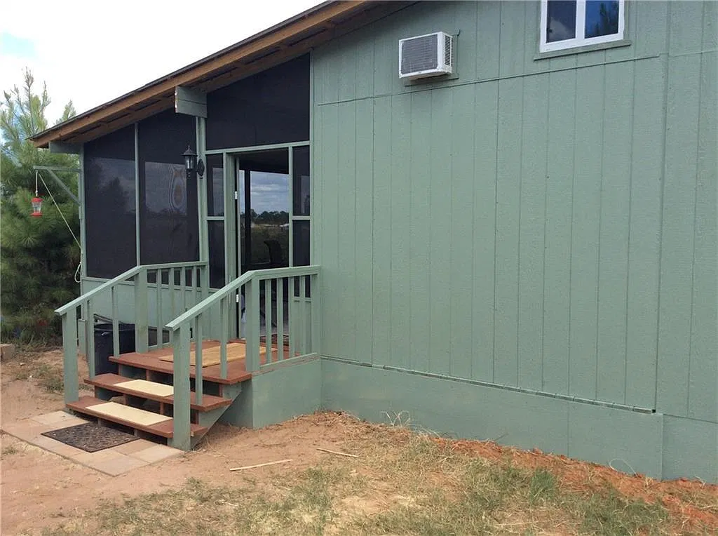 1 bed, 1.0 bath, 696 sqft, $1,250 — Photo 2