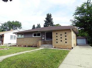 8602 W Arden Pl, Milwaukee, WI 53225