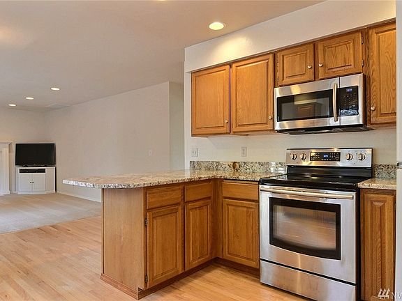 5th image of 1301 27th Street Ct NW