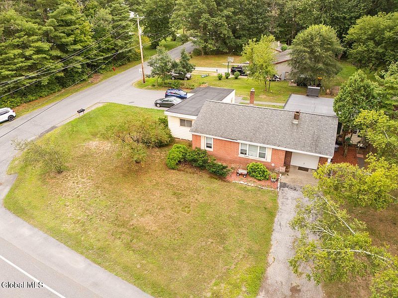 3rd image of 31 Spier Falls Road