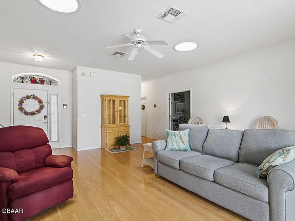 5th image of 1605 Town Park Dr
