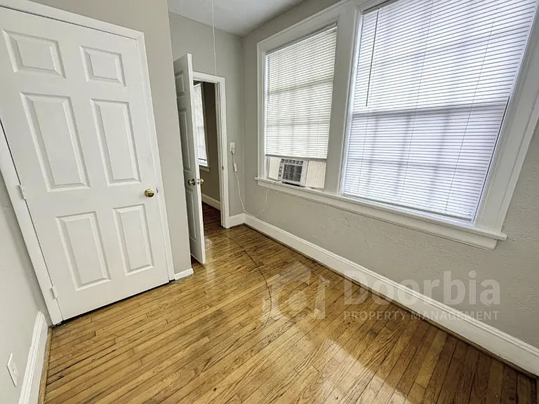 975 Willow Branch Ave #3 — Photo 9