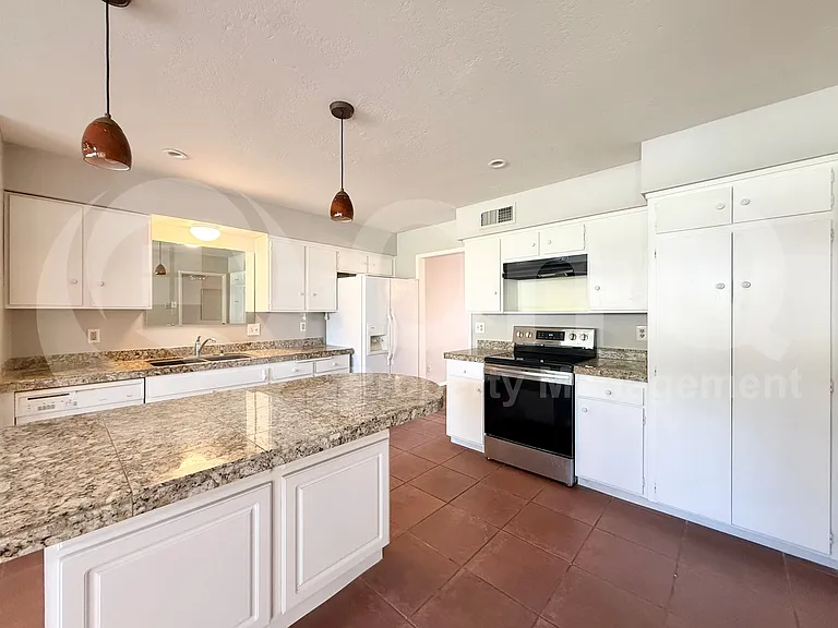 4950 E Lake Point Cir — Photo 6
