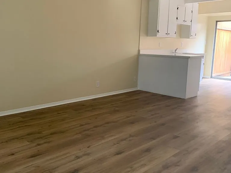 4040 Grandview Dr #10 — Photo 4